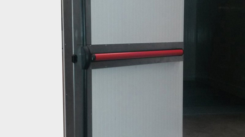 Insulated Container REI/EI 120: fire protection doors and Atex illumination